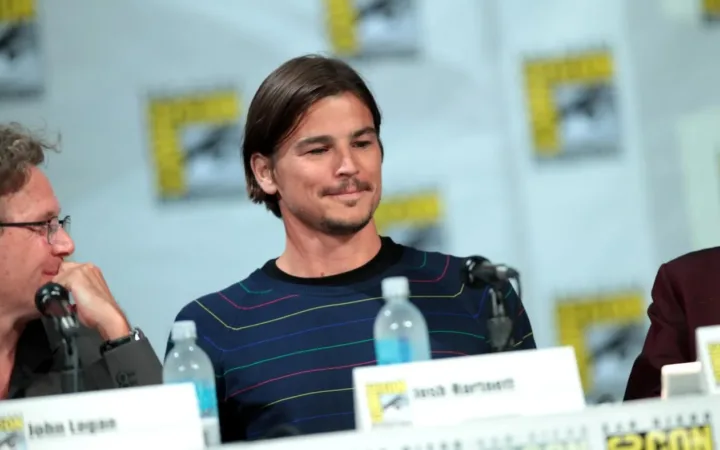Josh Hartnett speaking at San Diego Comic-Con in July 2014