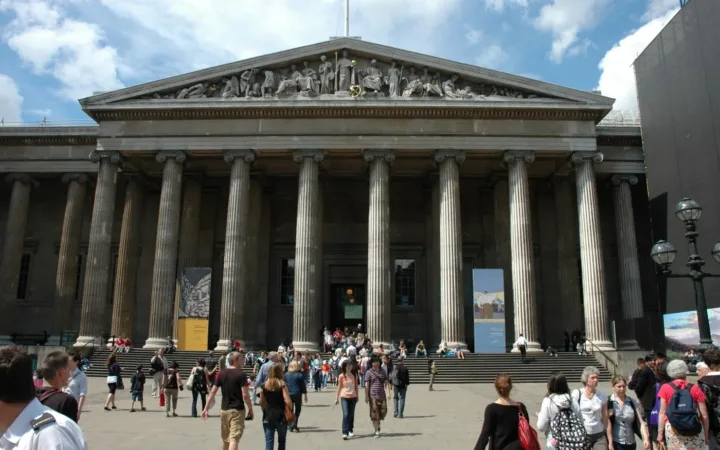 Planning a museum visit: visitors outside the British Museum in London