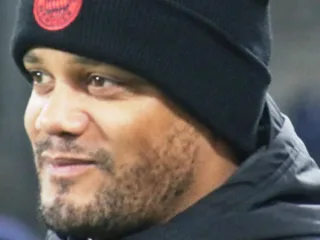 Vincent Kompany wearing a Bayern Munich winter hat in January 2025